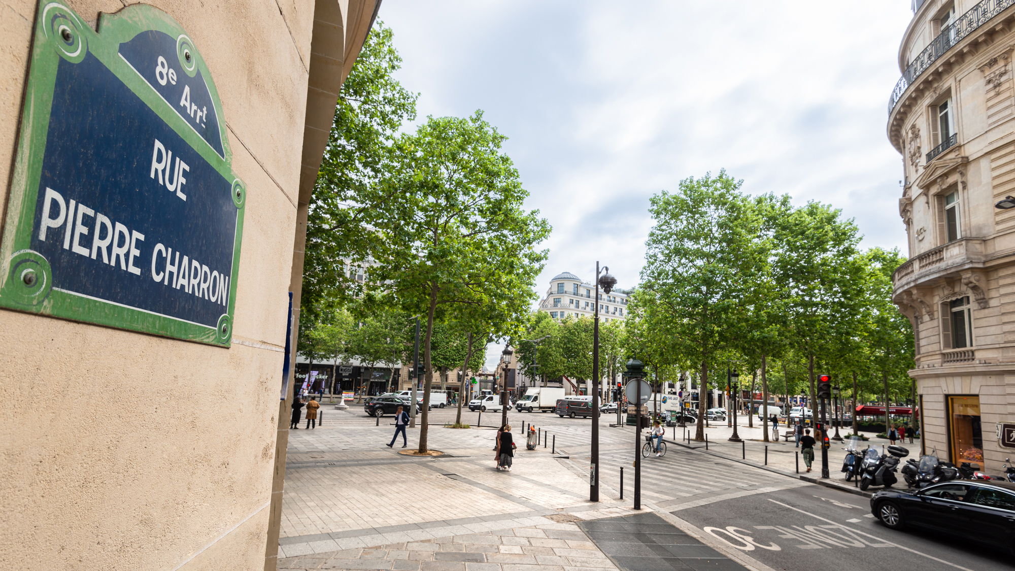 Rue Pierre Charron